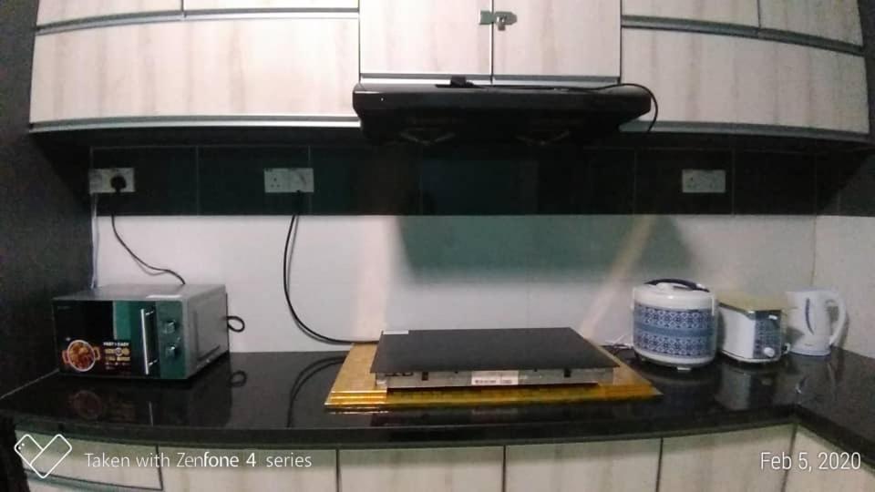 The Handz House II With Wifi - For Family Or Same Gender Only Kepala Batas  Exterior photo
